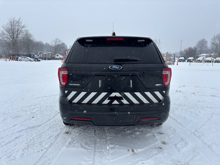 2019-ford-explorer-image-10