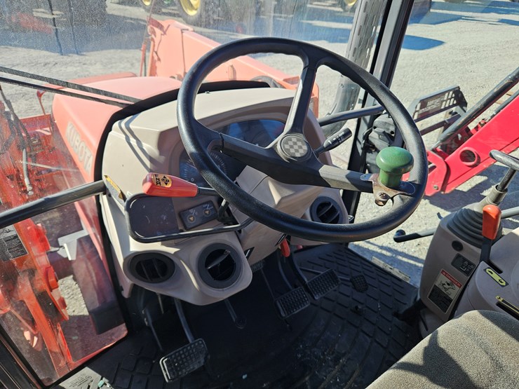 2010-kubota-m7040-image-14