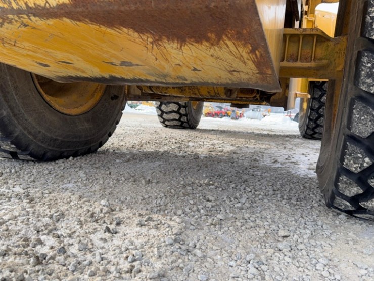 1983-john-deere-444h-image-10