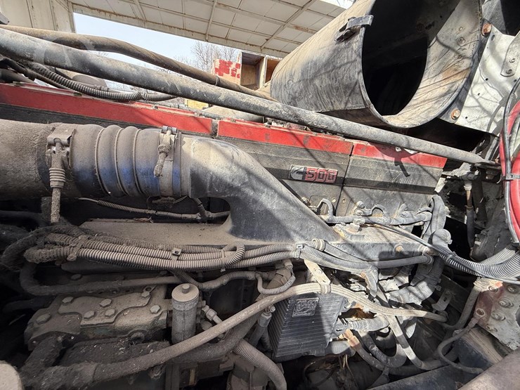 1997-freightliner-fld120-image-40