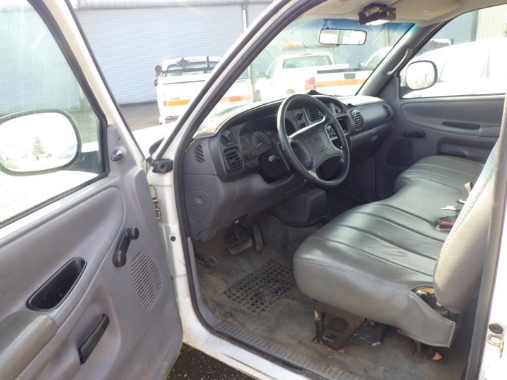 1999-dodge-ram-3500-image-5