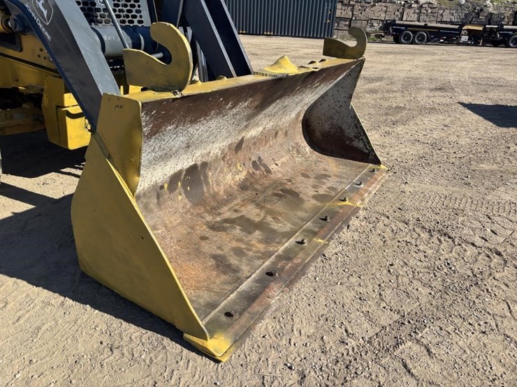 2010-deere-310j-image-10