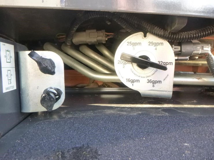 2018-case-580sn-image-18