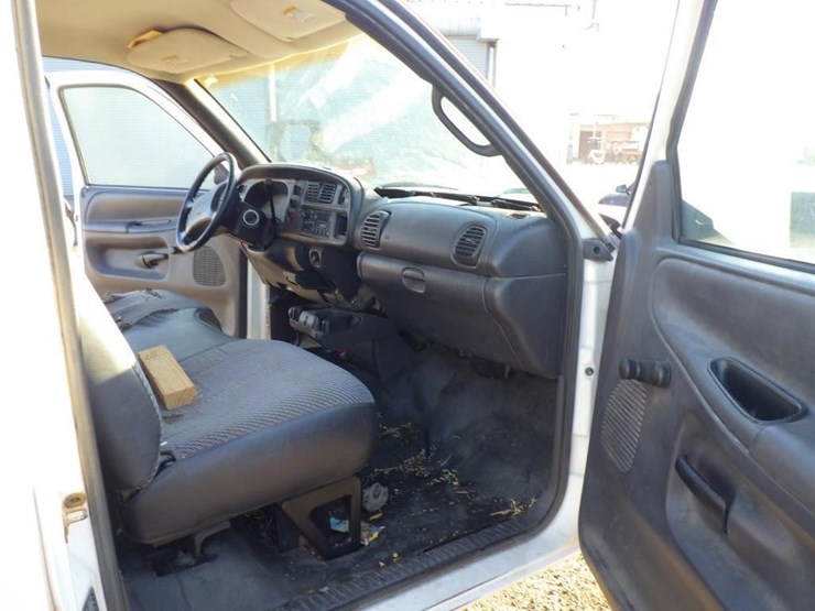 2001-dodge-ram-3500-image-6