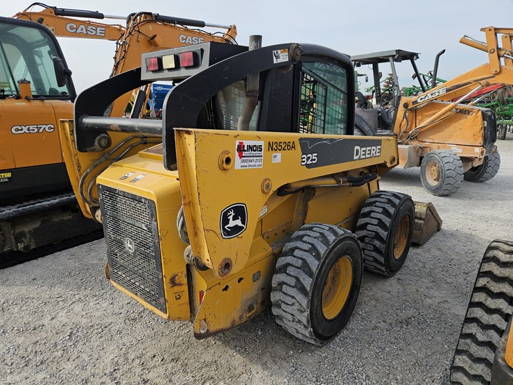 2006-john-deere-325-image-16