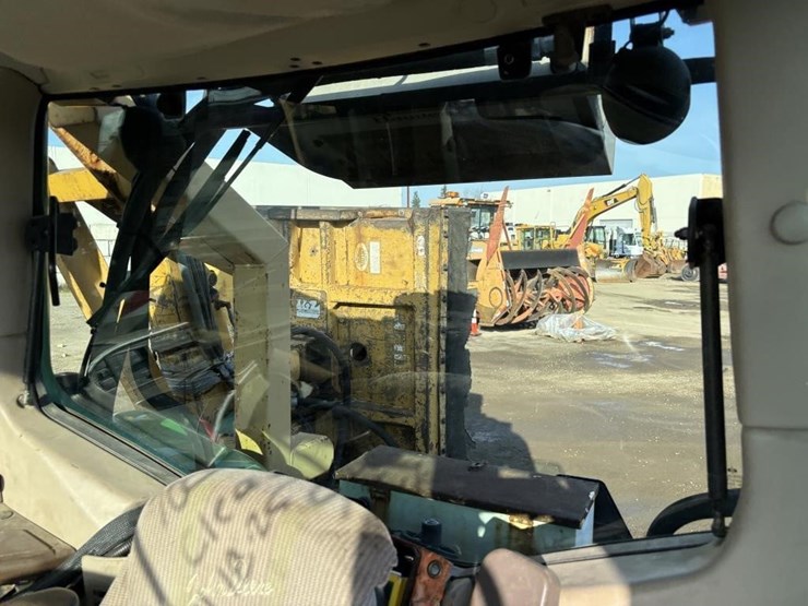 2005-john-deere-7220-image-37