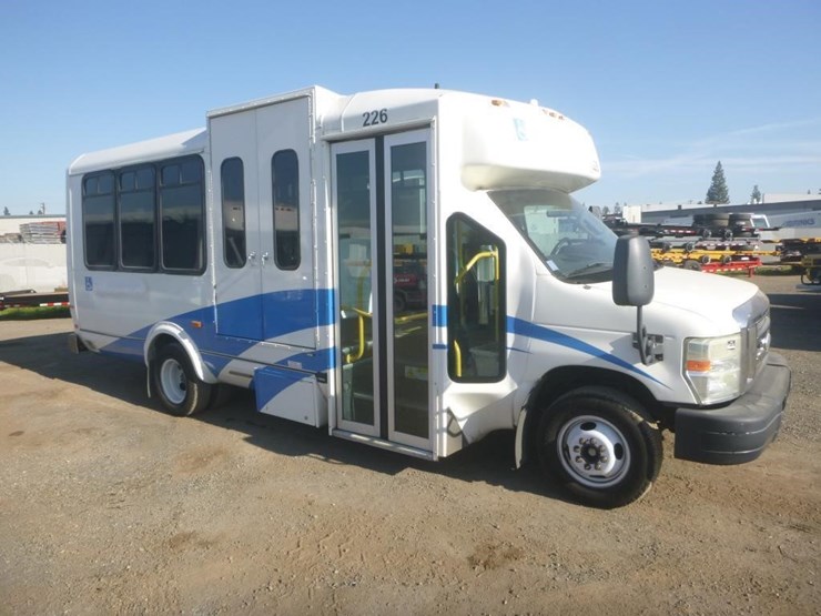 2014-ford-e450-image-2