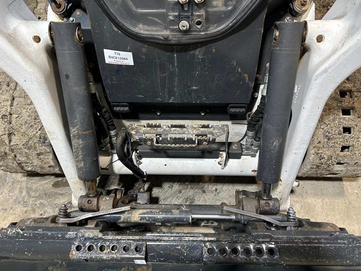 2020-bobcat-t76-image-10