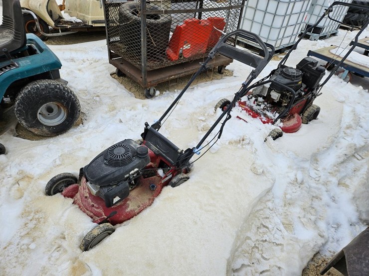#117-•-toro-self-propelled-20"-lawn-mower-image-1