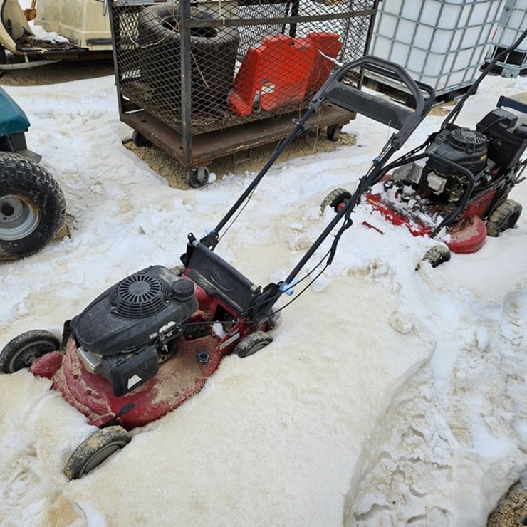 #117 • Toro Self Propelled 20" Lawn Mower