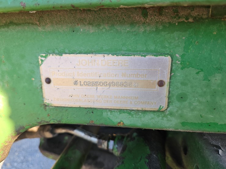 1983-john-deere-2550-image-3