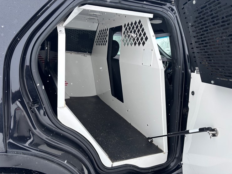 2019-ford-explorer-image-15