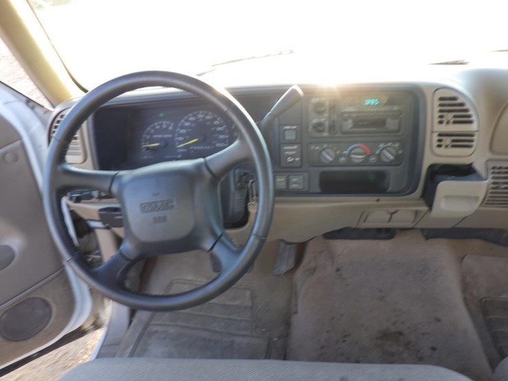 1999-gmc-1500-image-7