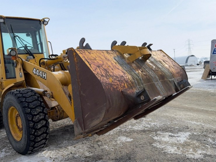 1983-john-deere-444h-image-22