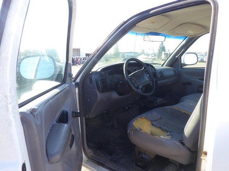 2001-dodge-ram-3500-image-5