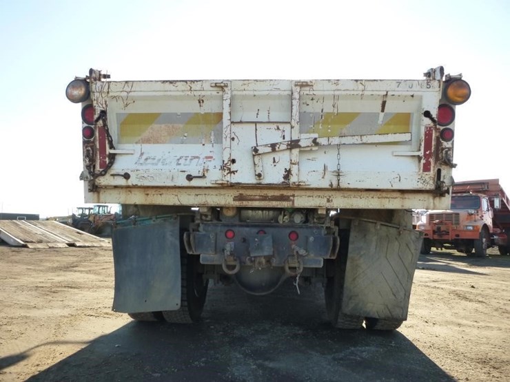 2004-international-7400-image-27