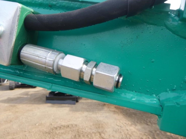 2025-agt-h15r-hydraulic-excavator-image-13