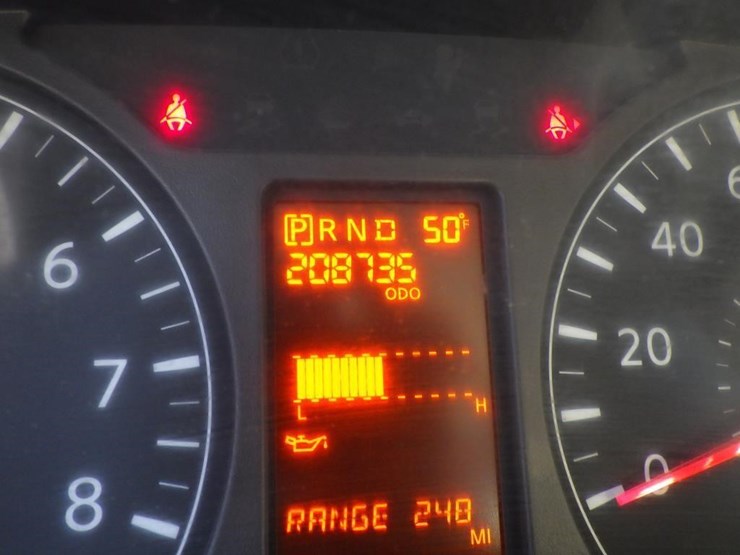 2014-nissan-nv2500hd-image-14