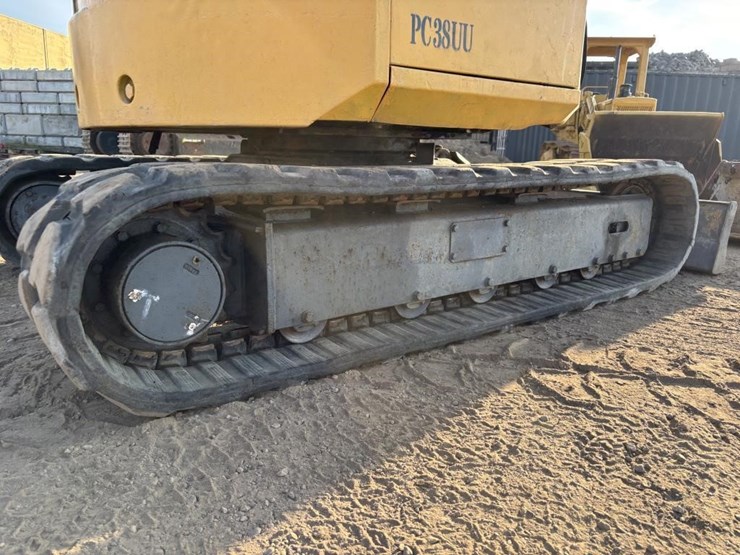 komatsu-pc38uu-1-image-20