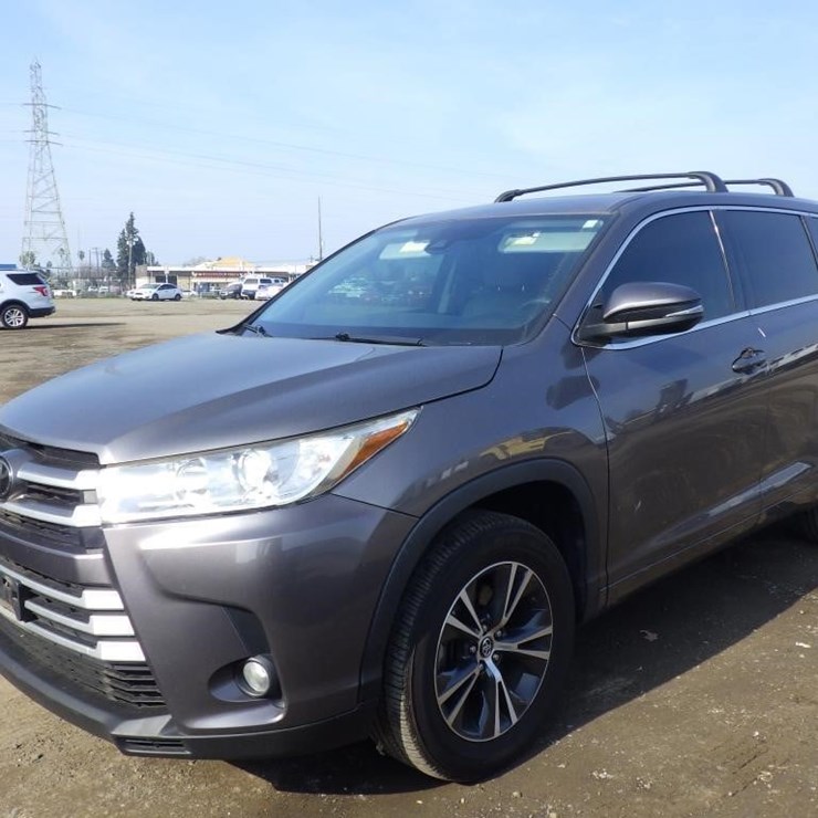 2017 TOYOTA HIGHLANDER