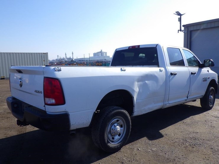 2015-dodge-2500-image-3