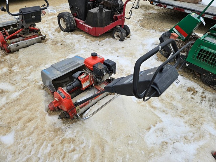 #104-•-jacobsen-walk-behind-greens-mower-image-3