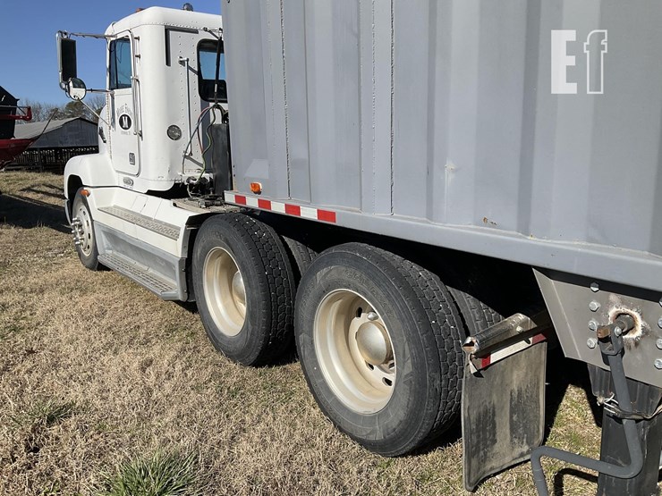 1998-freightliner-fld112-image-3