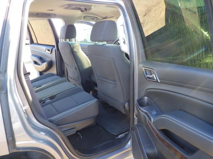 2017-chevrolet-tahoe-image-8