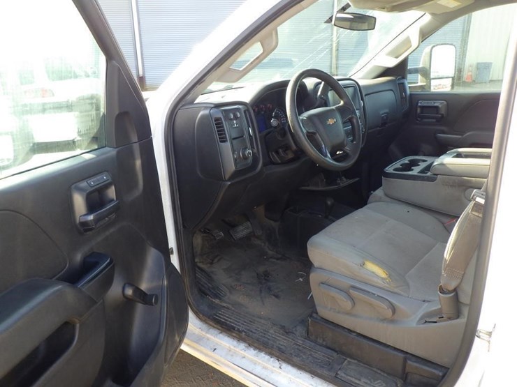 2016-chevrolet-2500hd-image-5