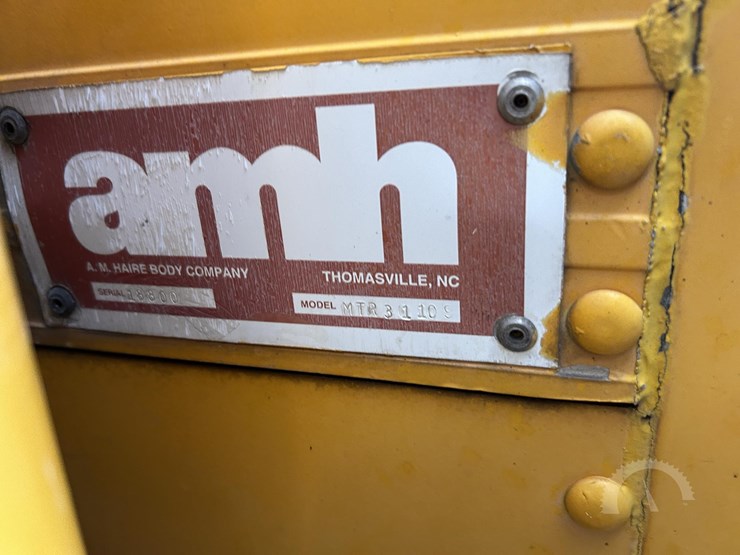 2001-international-4700-image-46