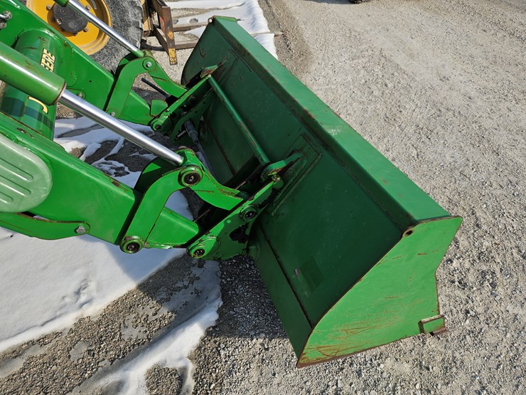 2013-john-deere-6115d-image-6