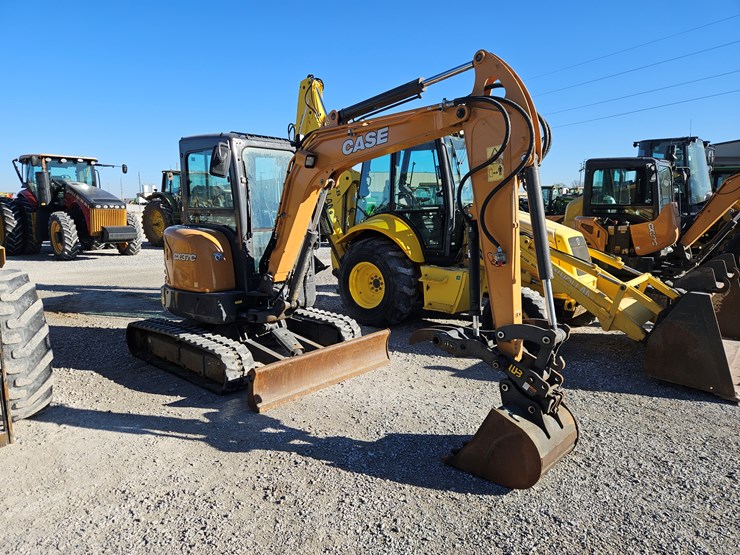 2019-case-cx37c-image-25