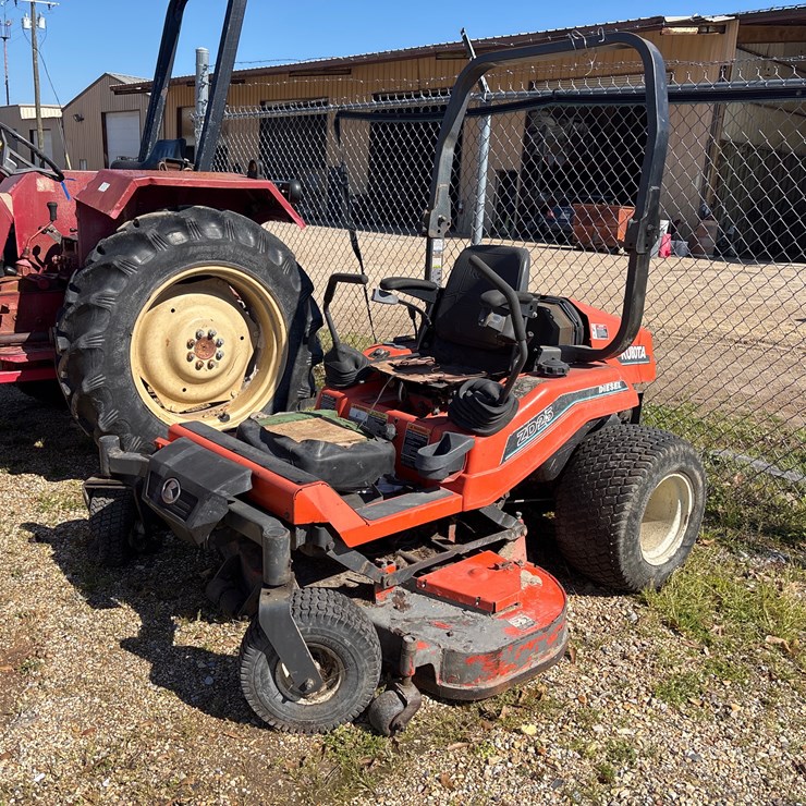 #32204 • KUBOTA DIESEL, ZERO TURN MOWER, 2D25 | PARTS OR REPAIR