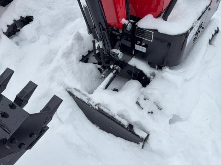 unused-2025-miva-model-13-mini-excavator,-13.5hp-gas-engine,-thumb,-blade,-aux.-hyd.--sn#-13j251271-image-6