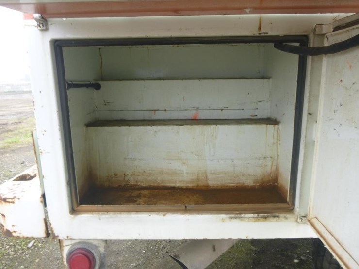 2009-chevrolet-3500hd-image-16