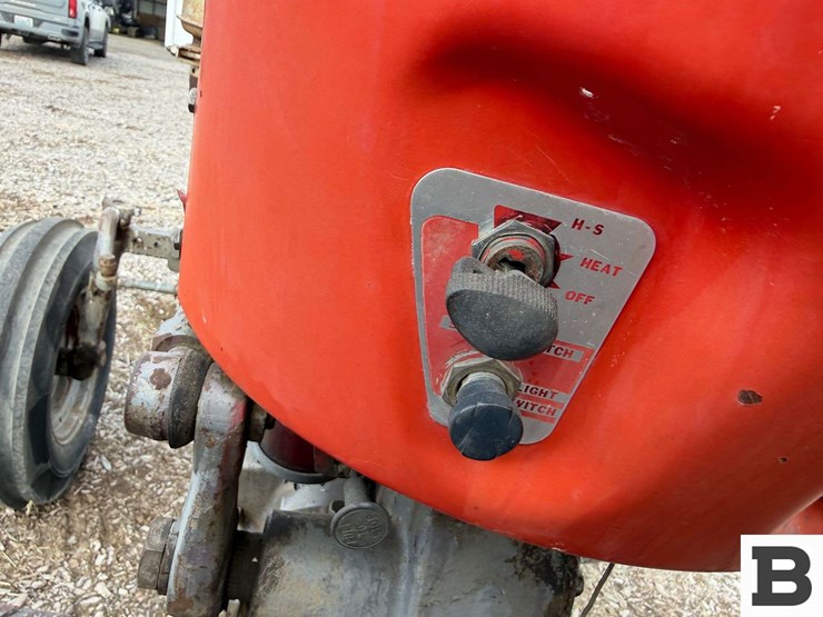 massey-ferguson-65-image-36