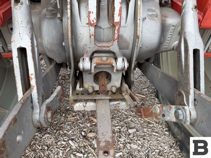 1981-massey-ferguson-275-image-22