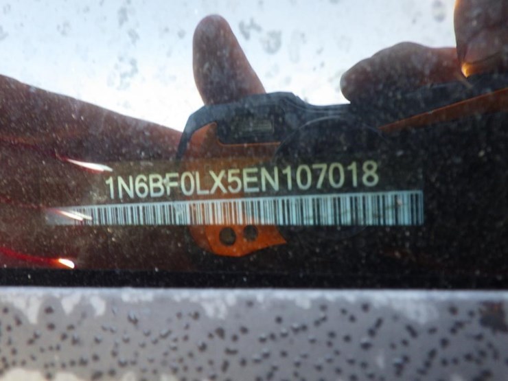 2014-nissan-nv2500hd-image-15