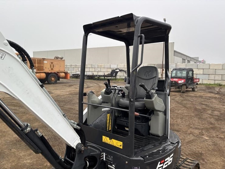 2021-bobcat-e26-image-25