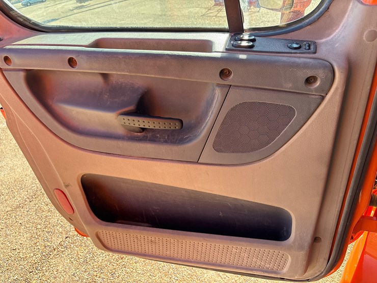 #32278-•-2013-freightliner-image-15