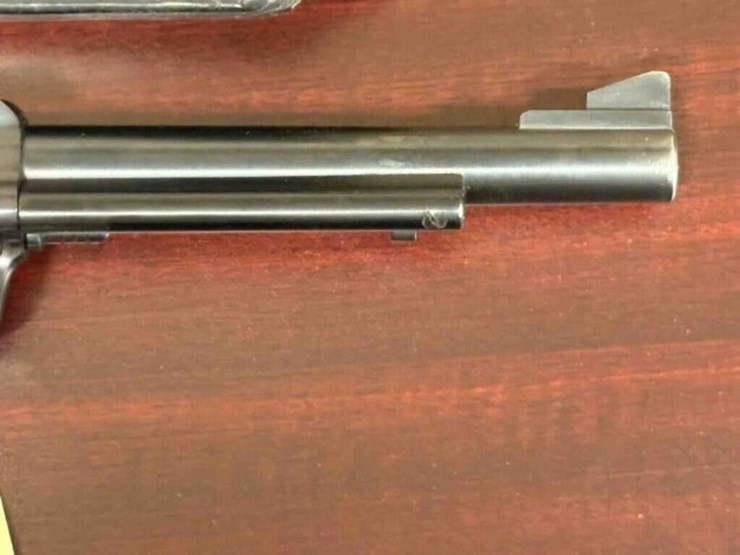 ruger---blackhawk---.357-mag.-revolver-image-7