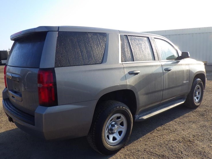 2017-chevrolet-tahoe-image-3