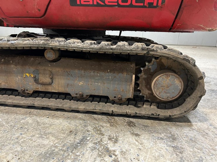 2018-takeuchi-tb235-2-image-19