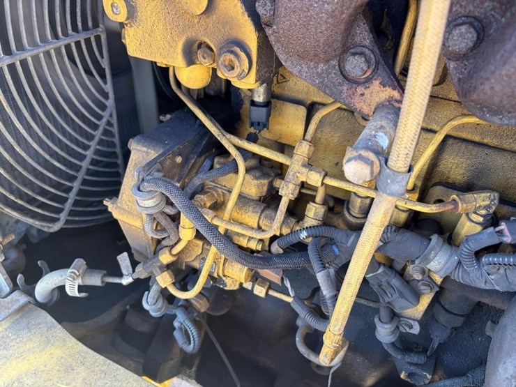 2010-deere-310j-image-64