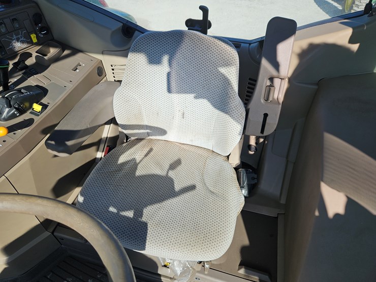 2019-john-deere-6120m-image-7