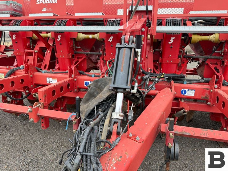 spudnik-8560-potato-planter---eltopia,-wa-image-14