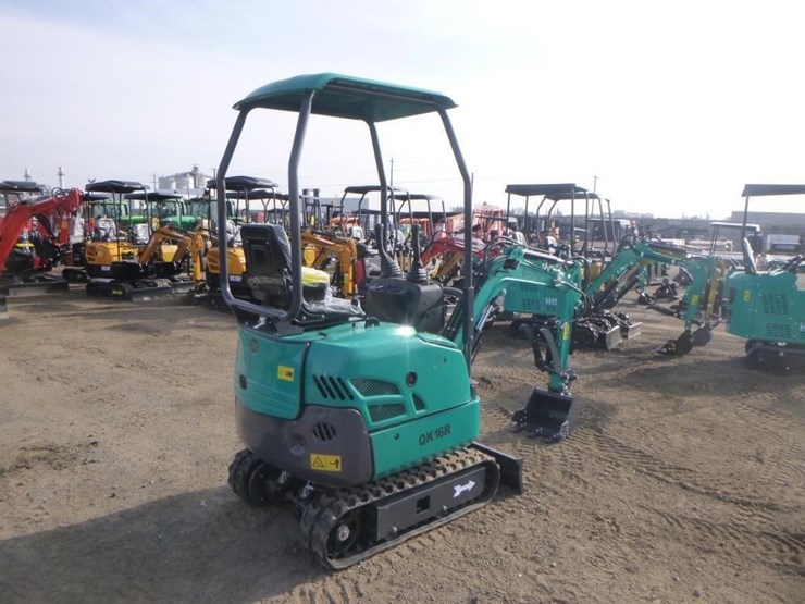 2025-agt-qk16r-hydraulic-excavator-image-3