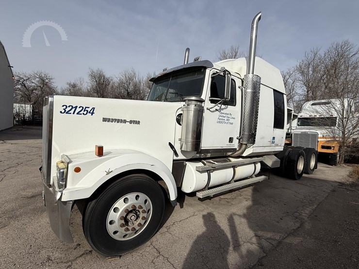 2000-western-star-4900ex-image-1