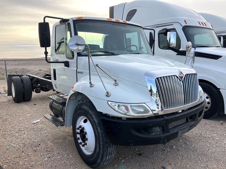 2009-international-durastar-4300-image-1