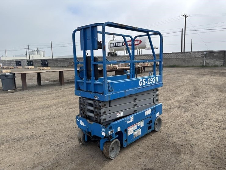 genie-gs1930-image-1